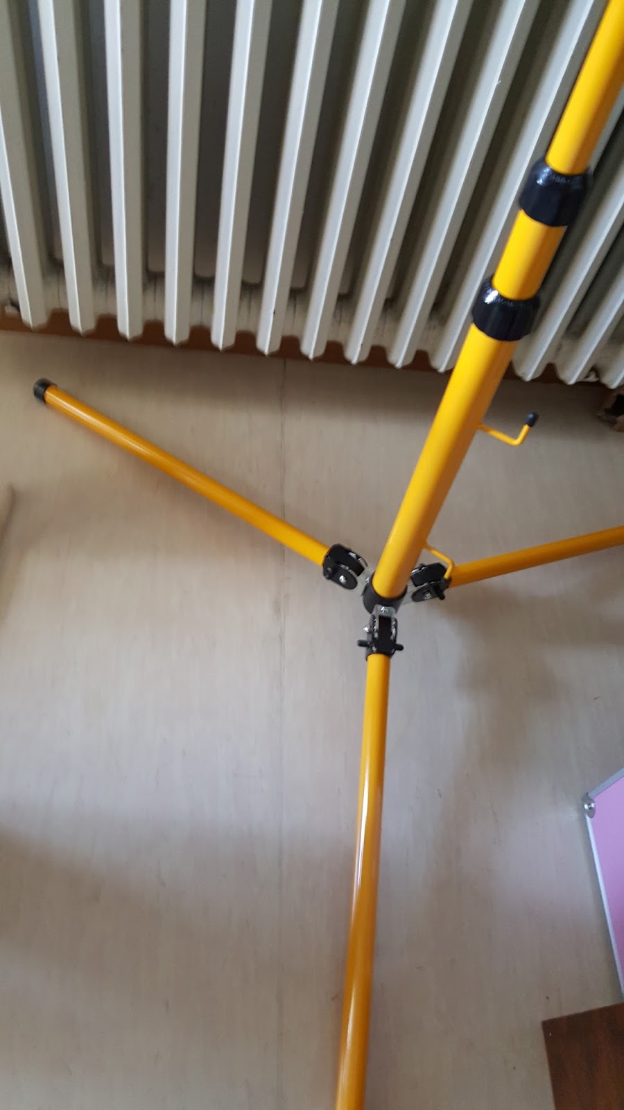 Mona's Blog: Stativ für Strahler Scheinwerfer Worklampe Baustrahler