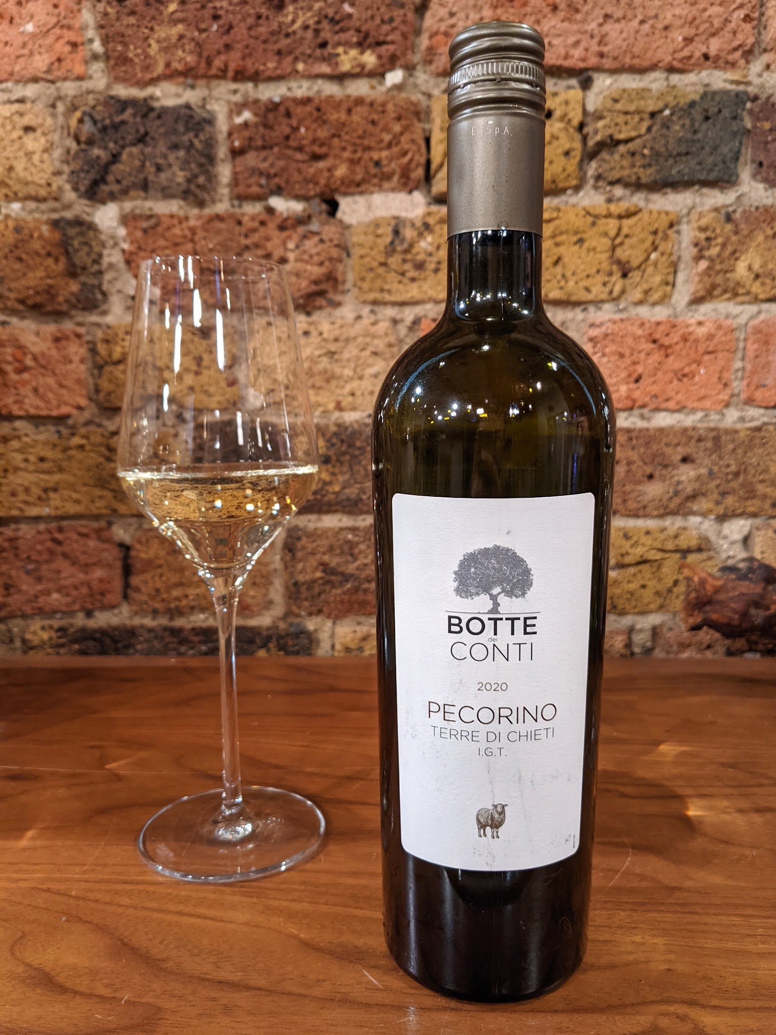 The Cambridge Wine Blogger: Botte de Conti Pecorino, Terre di Chieti