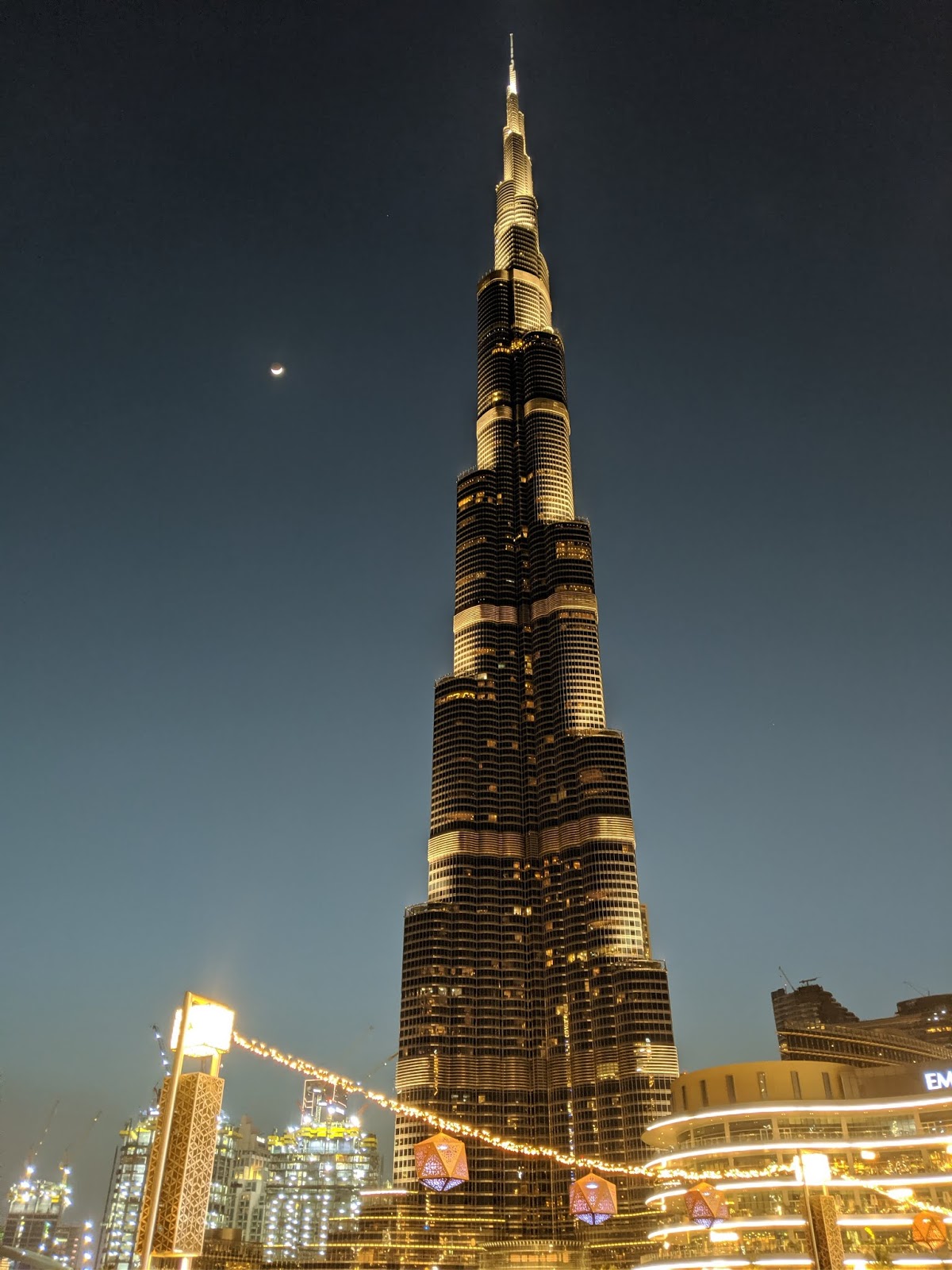 Про бурдж халифа. Башня Бурдж Халифа. Дубай Бурдж Халифа ночью. Башня Бурдж Халифа в Дубае ночью. Burj khalifa ночью.