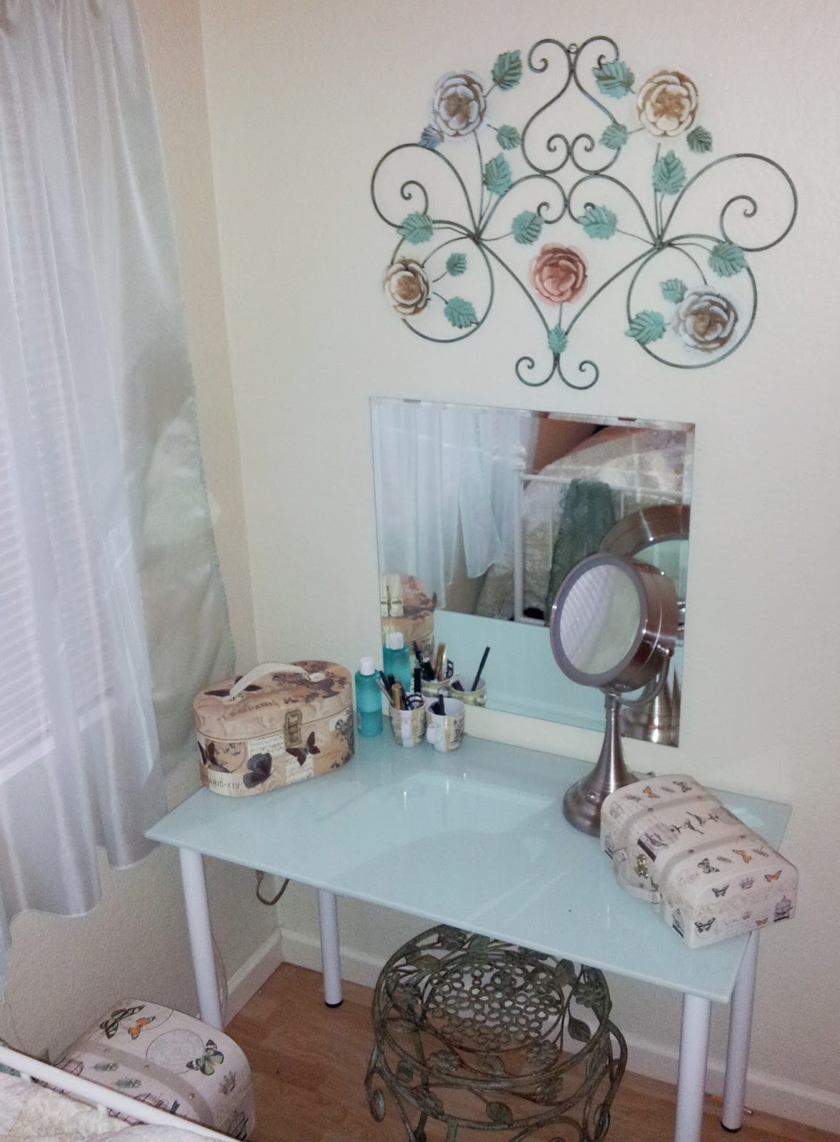 ManriqueGaby My Vanity Table Decorating Project ManriqueGaby My Vanity Table Decorating Project