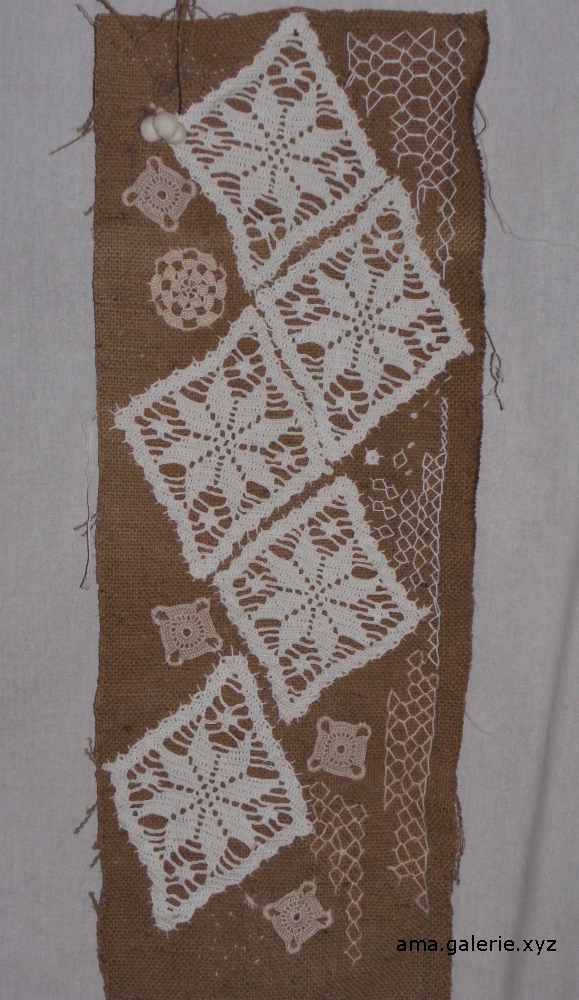 Tableau art textile Fiber art - recyclage de toile de jute par Ama Tableau art textile Fiber art - recyclage de toile de jute par Ama
