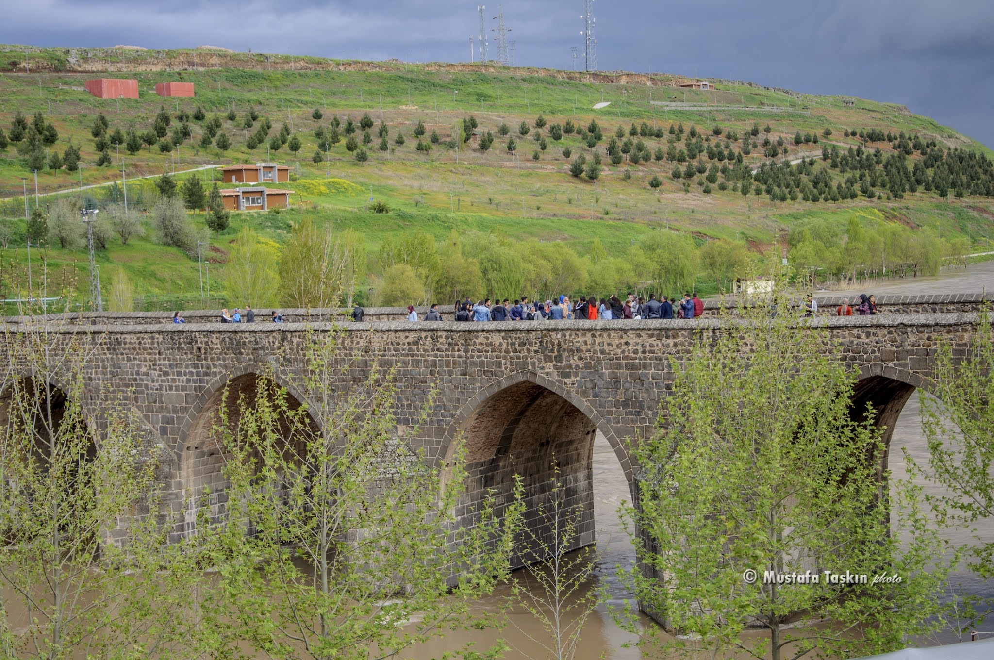 Mustafa Taşkın Fotoğrafları DİYARBAKIR� IN BİN YILLIK 10 GÖZLÜ KÖPRÜSÜ