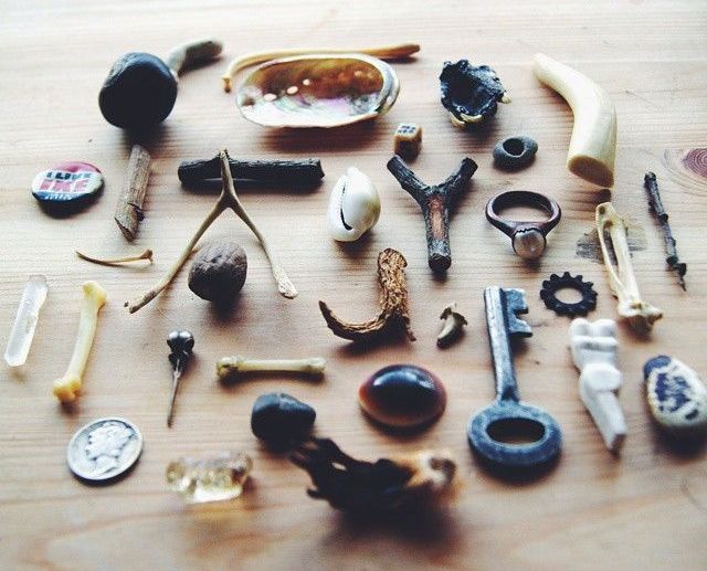 Tao of D&D's Wiki Bone Throwing (occult practice)