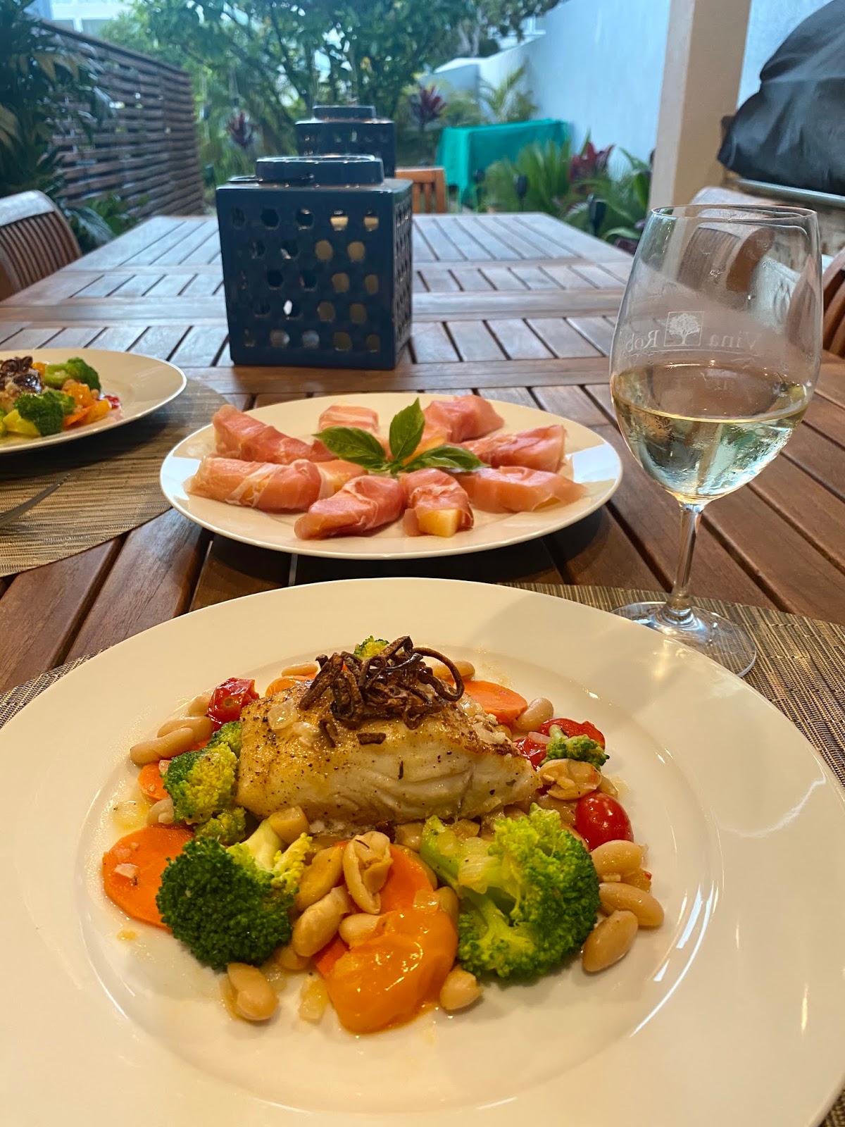 GREAT EATS HAWAII PAN SEARED HALIBUT WITH CANNELLINI BEANS AND VEGETABLES