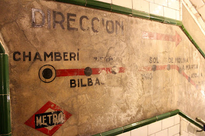 Cartel antiguo con las líneas de metro de Madrid
