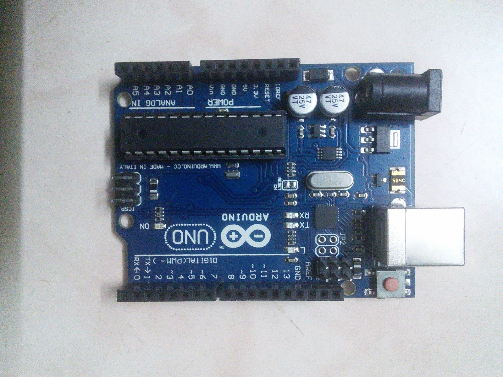 LookForLk: Remote Controlled Car using Arduino Uno