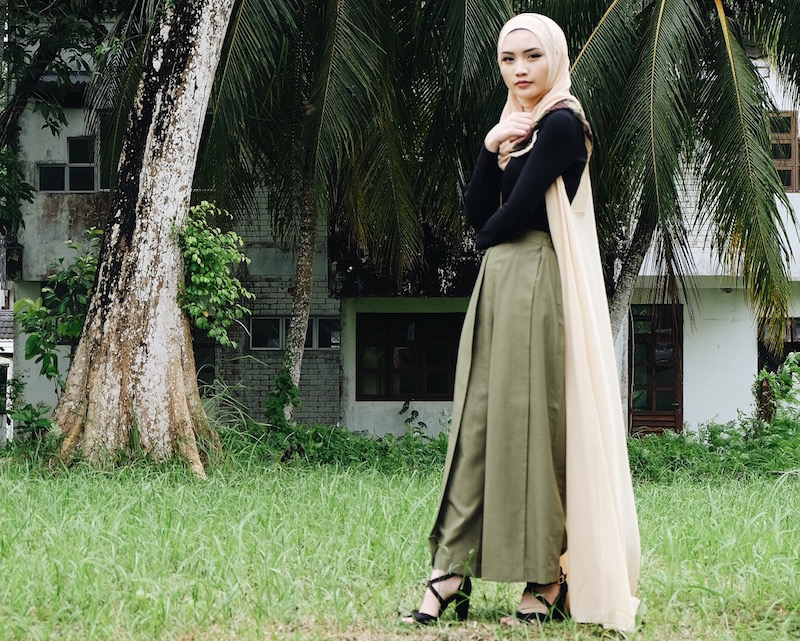 Bash Harry Bruneian Blogger wearing Azreenville and Ummi Najji from Damage Signatures