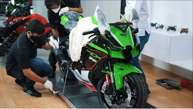 unboxing kawasaki zx10r