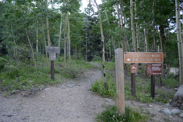 lots of signs at the trailhead