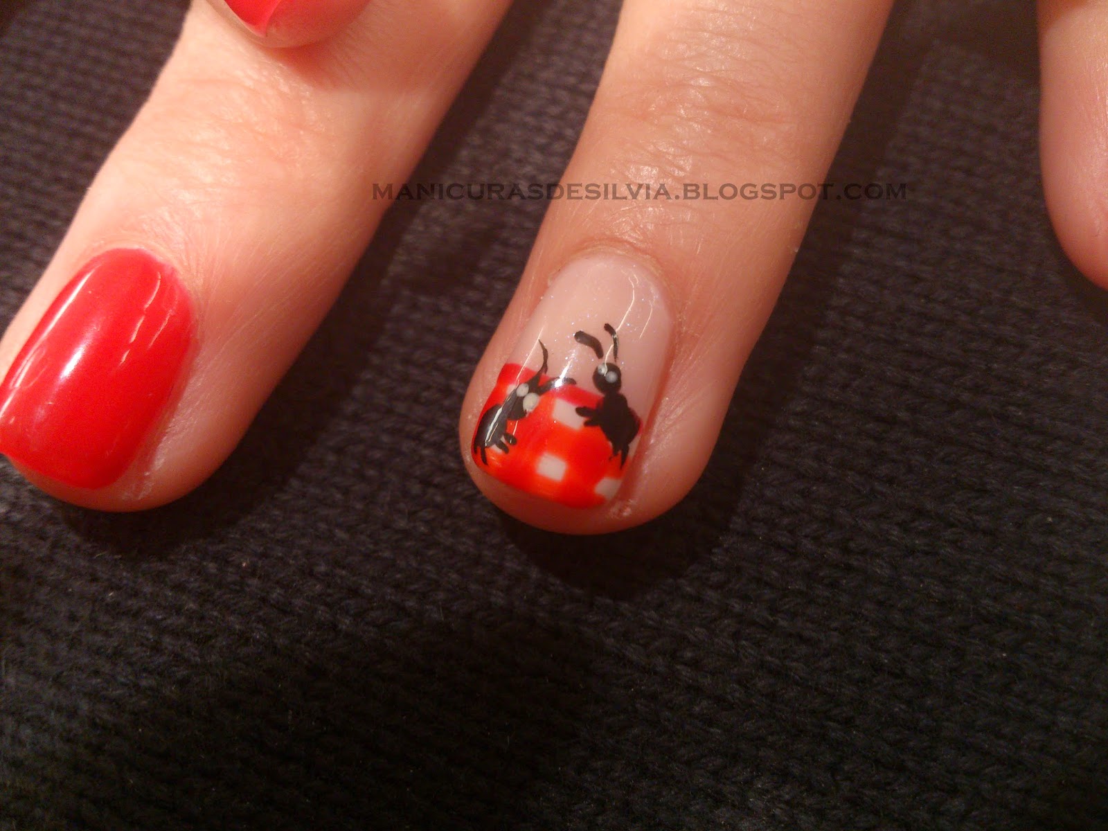 Manicuras de Silvia: ¡Hormigas en mis uñas! (Ants on my nails!)