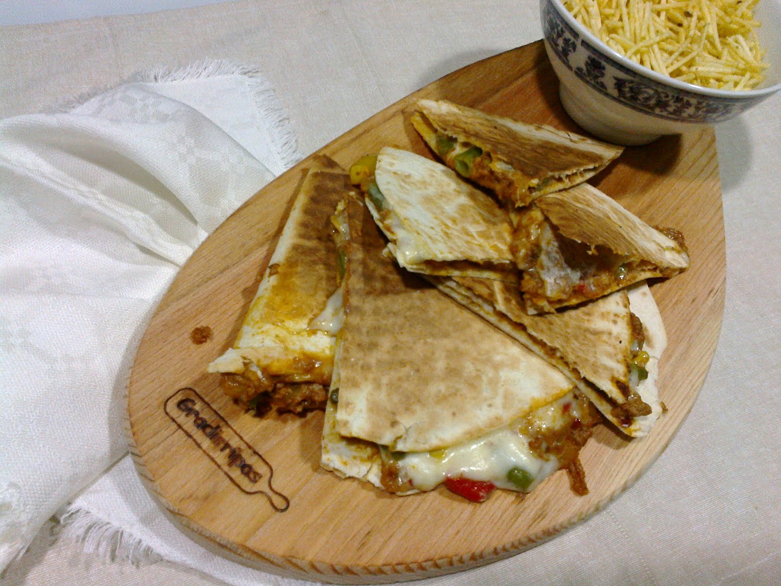 Guloso qb Quesadillas de carne com queijo