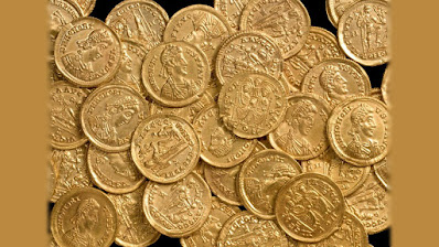Крупнейший клад древнеримских из 159 золотых монет “солидусов”, оценен в £98,500 тыс. фунтов стерлингов...