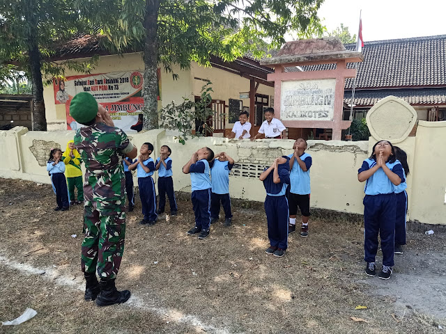 Satgas TMMD Reg 105 Latih Fisik Anak SD 4 Jimbung