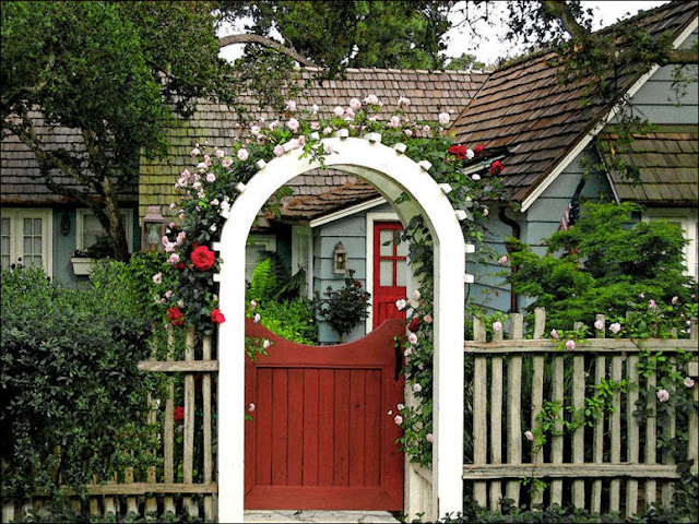 Garden Arbor With Gate | Autumn Weddings Pics