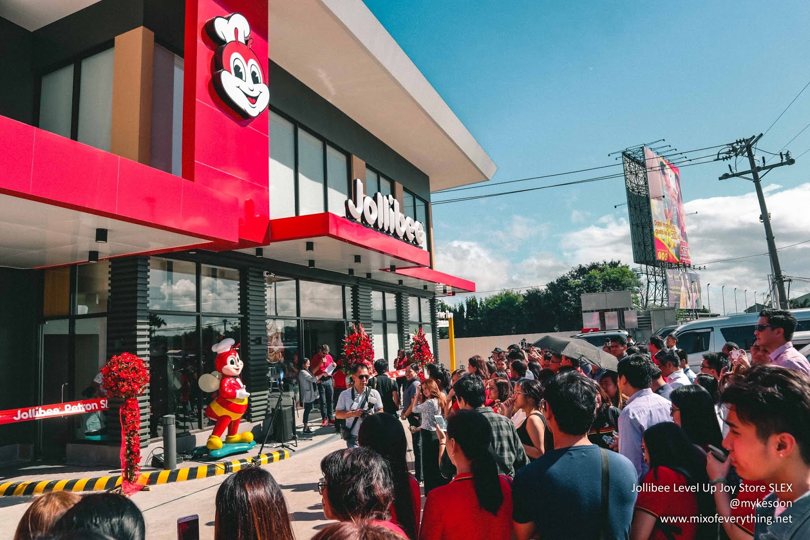 Jollibee Opens New Level Up Joy Store In Slex With First Ever Dual Lane