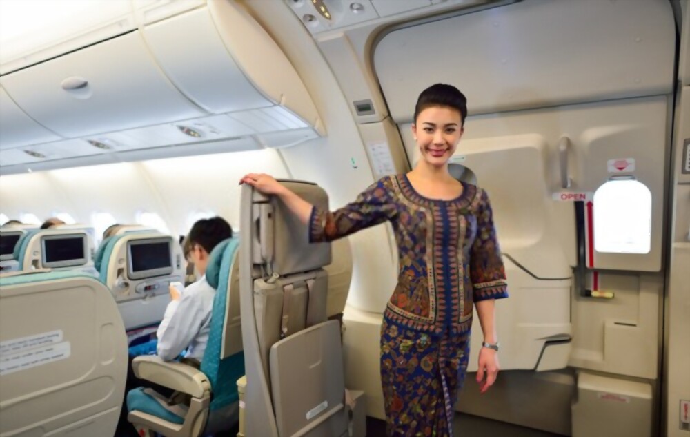 singapore airlines stewardess