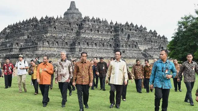 Viral Ustadz Sofyan Chalid Sebut Wisata ke Candi Borobudur Haram