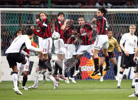 RAMA FOOTBALL STORY: 5 MASTER FREEKICK TERBAIK DI DUNIA RAMA FOOTBALL STORY: 5 MASTER FREEKICK TERBAIK DI DUNIA