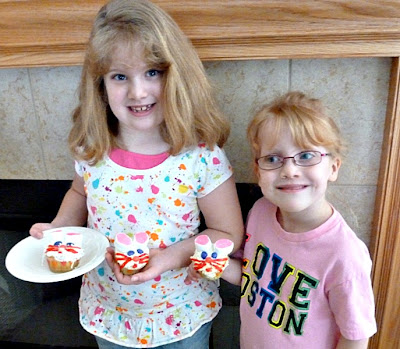 Baking and Cooking, A Tale of Two Loves: Easter Bunny Cupcakes with ...