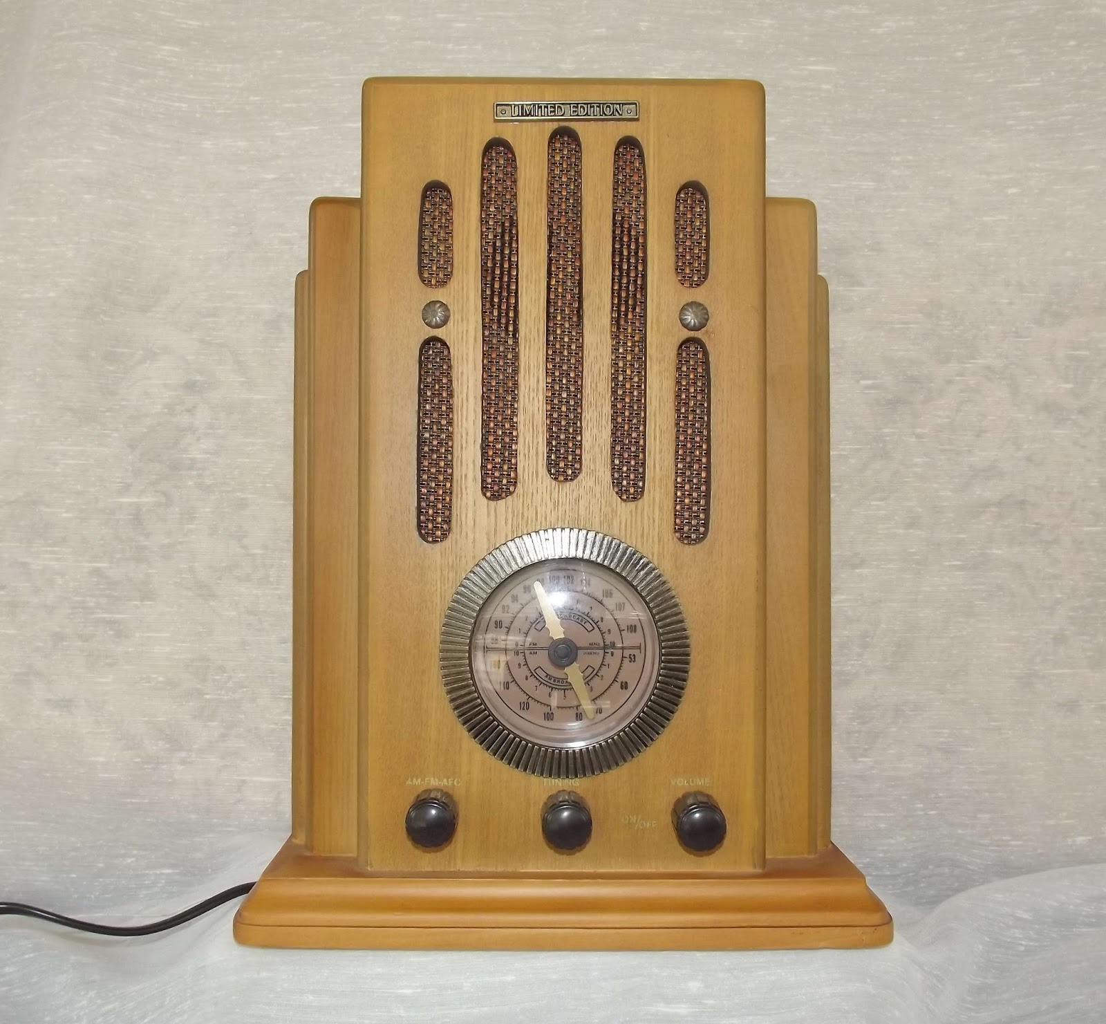 Os rádios do Claudino Réplica de rádio I Rádio DMAIL Wooden Antique