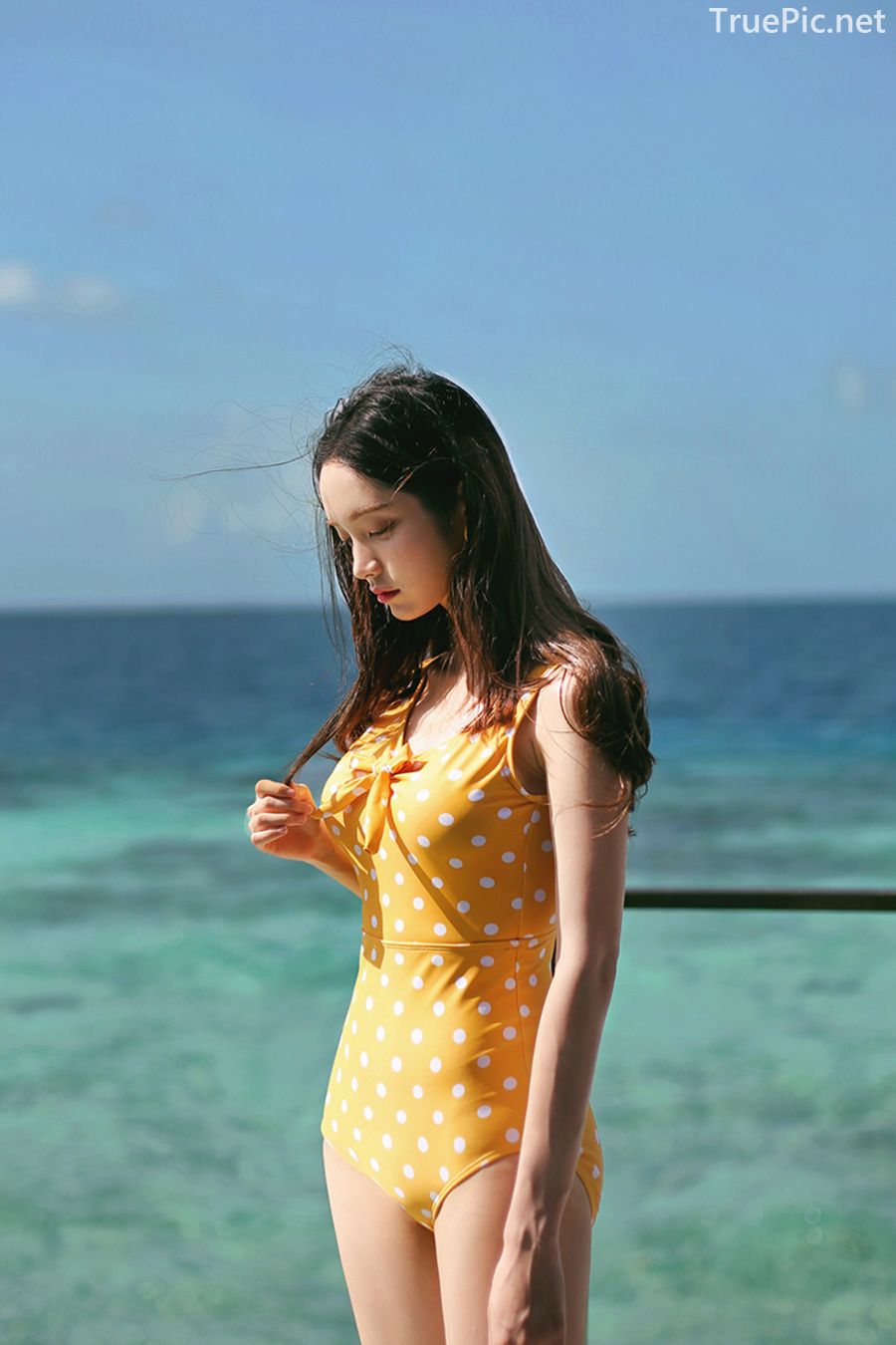 Korean fashion model Jeong Hee - Everyone once a monokini - Picture 12