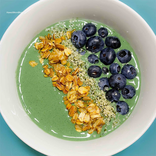 Hawaii Mom Blog Spirulina Smoothie Bowl