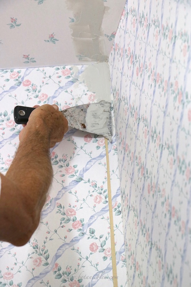 Botanic Bleu: How To Paint Over Wallpaper