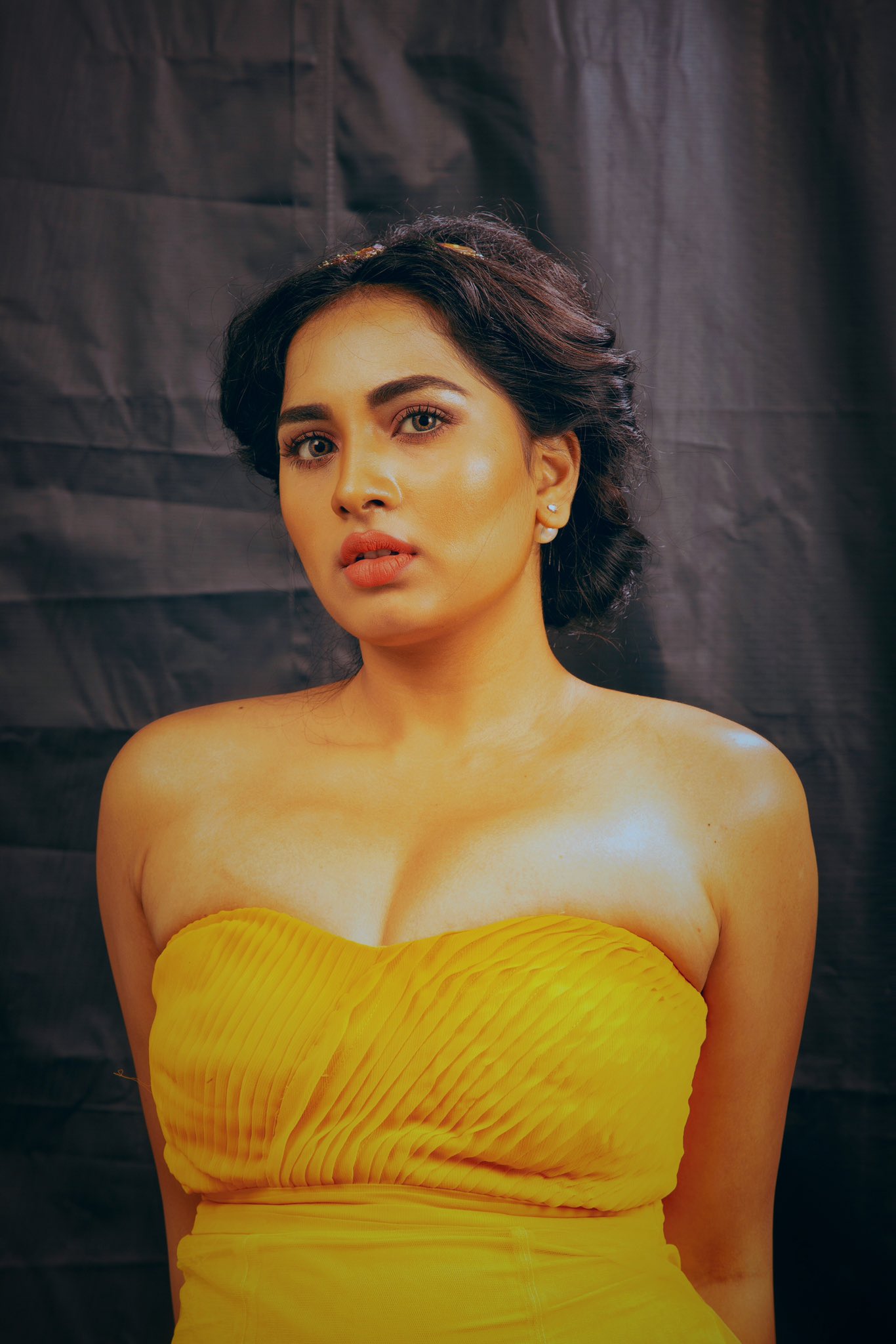 Actress Srushti Dange Latest Photoshoot, Srushti Dange 2020 photoshoot, Srushti Dange boyfriend, Srushti Dange yellow photoshoot, Srushti Dange sexy