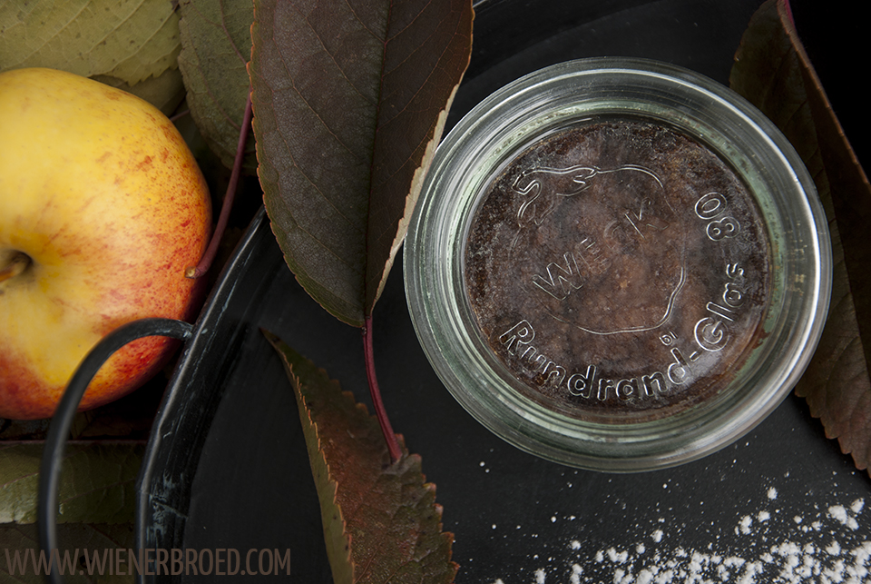 Apfel-Mandel-Kuchen im Glas, saftiger Rührkuchen, perfekt zum Mitbringen oder Vorbereiten / Apple almond cake baked in a jar, juicy cake, perfect for bring along or preparing [wienerbroed.com]