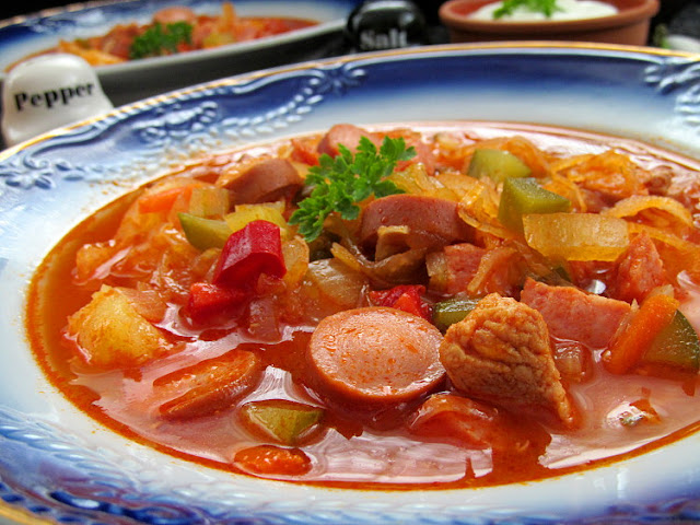 Айнтопф с квашеной капустой и копченостями