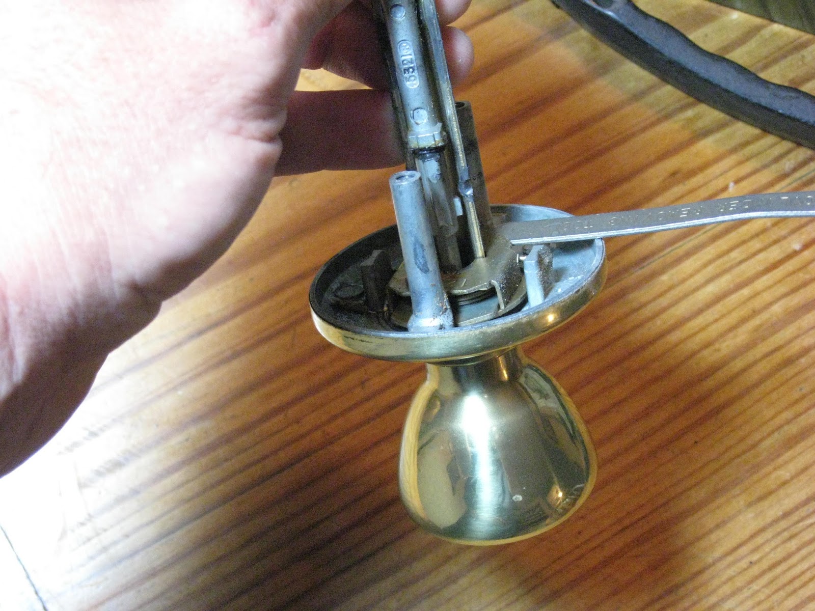 How Do You Use A Kwikset Cylinder Removal Tool