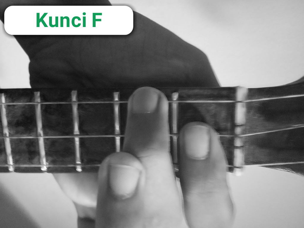 Kunci gitar ukulele senar 4