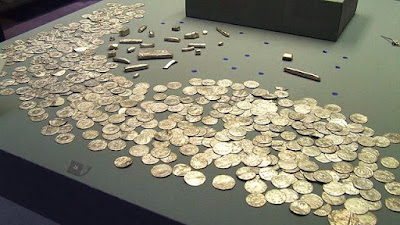 Самый большой клад эпохи викингов 10 век н.э. Оценен в £1,082,000 фунтов стерлингов...