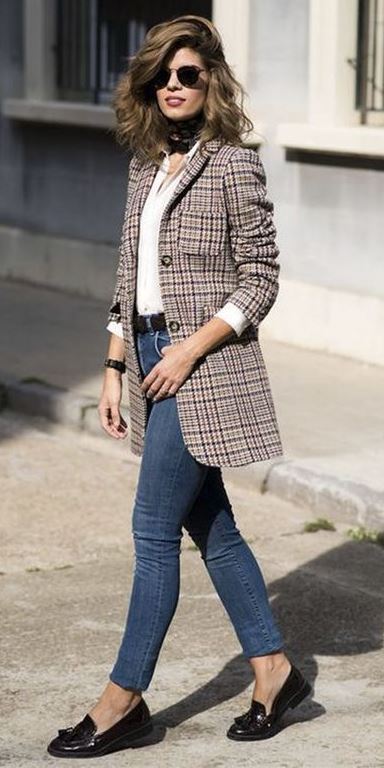 what to wear with a plaid blazer : skinny jeans + loafers + white shirt 