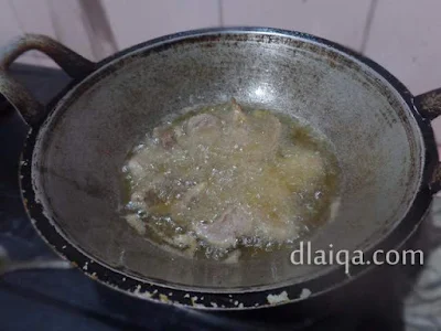 proses menggoreng daging