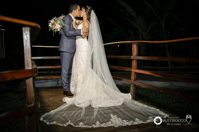 Sítio Geranium, Hyathama Pires, Multifocco, Leilah Cerqueira, casamento a céu aberto, casamento rústico, boho, decoração de casamento, decoração colorida, fotos românticas, foto com madrinhas, madrinhas iguais, Foto com padrinhos