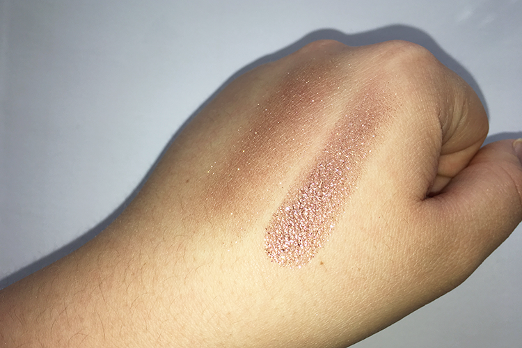 chanel-new-moon-illusion-d'ombre-swatch