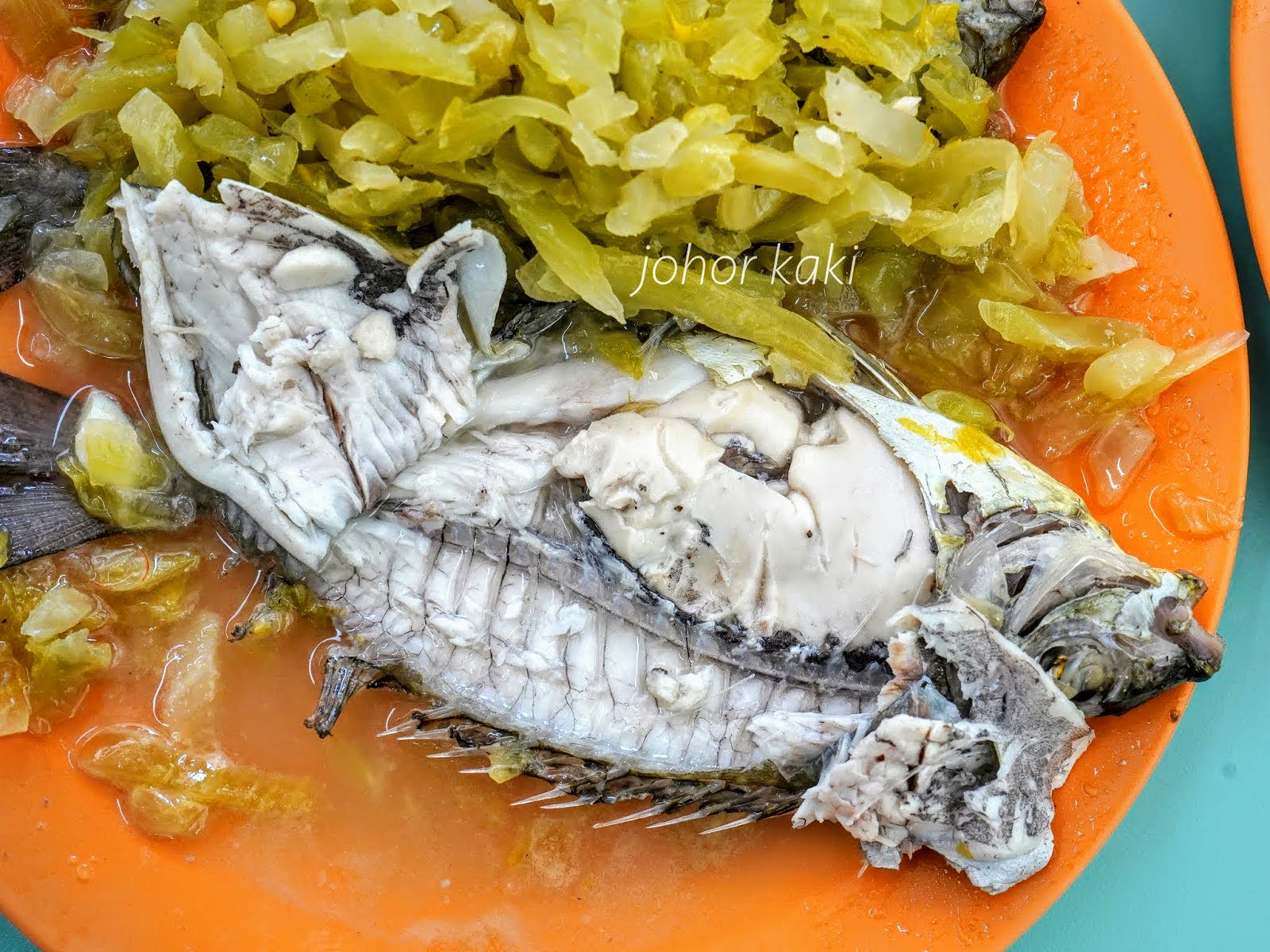 Why do Teochew Eat Rabbit Fish During Chinese New Year? 白肚鱼 🐟 拜年鱼