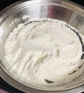 sindhi-khasta-pakwan-recipe-step-1(४)