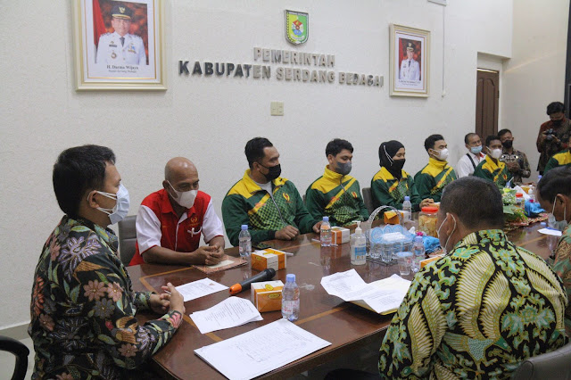 Wabup Sergai Harapkan Atlet dan Pelatih Yang Mengikuti PON dan Peparnas Meraih Prestasi Wabup Sergai Harapkan Atlet dan Pelatih Yang Mengikuti PON dan Peparnas Meraih Prestasi