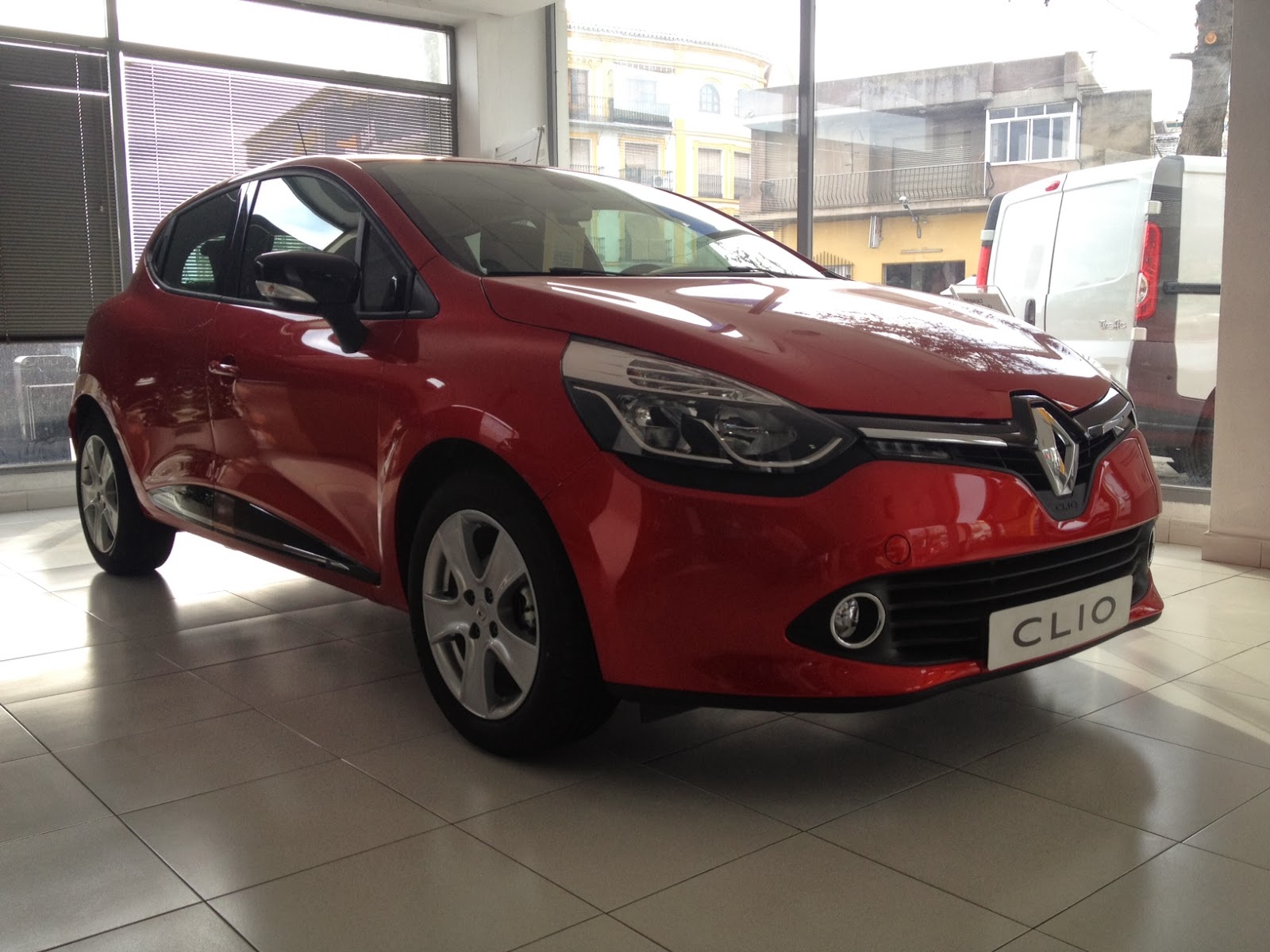 TACOSA Nuevo RENAULT CLIO KM 0