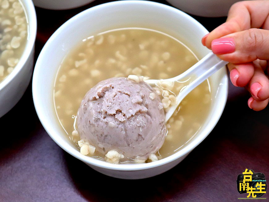 台南薏仁湯/20多年手藝老店新開/天然手工熬煮無化學添加/全系列低糖製作不甜膩/還有無糖可選擇/內用空間乾淨明亮舒適/價格親民料多實在CP 值高