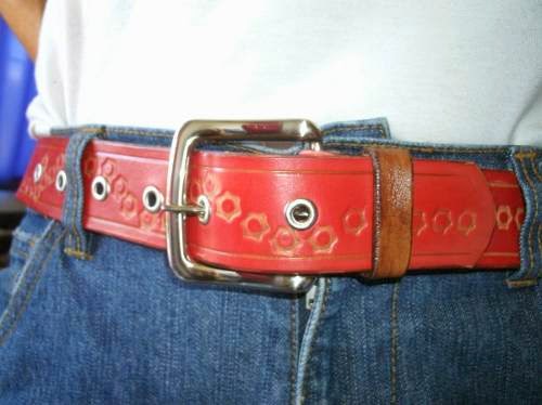 Cinturones artesanales en cuero