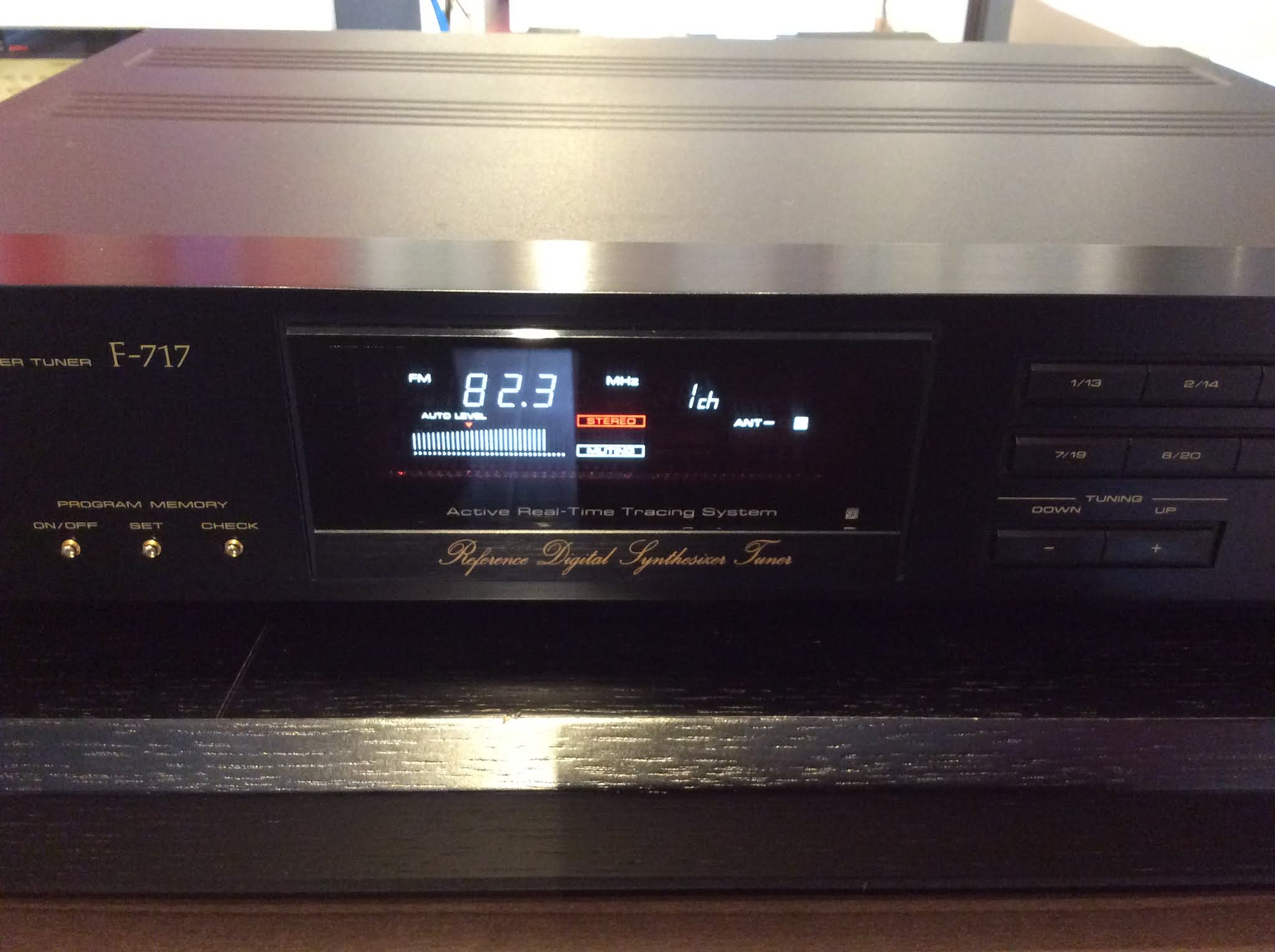 パイオニア F-717 FM AM デジタルシンセサイザーチューナー PIONEER