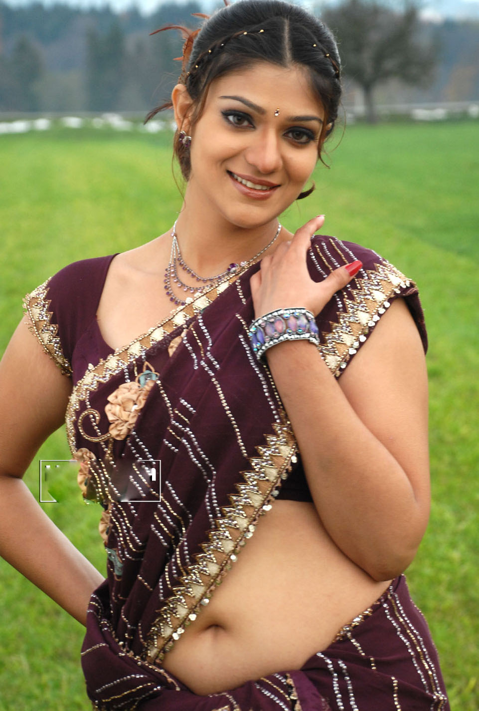 Hot hot actress navel dancedeep indian naveldeep. 