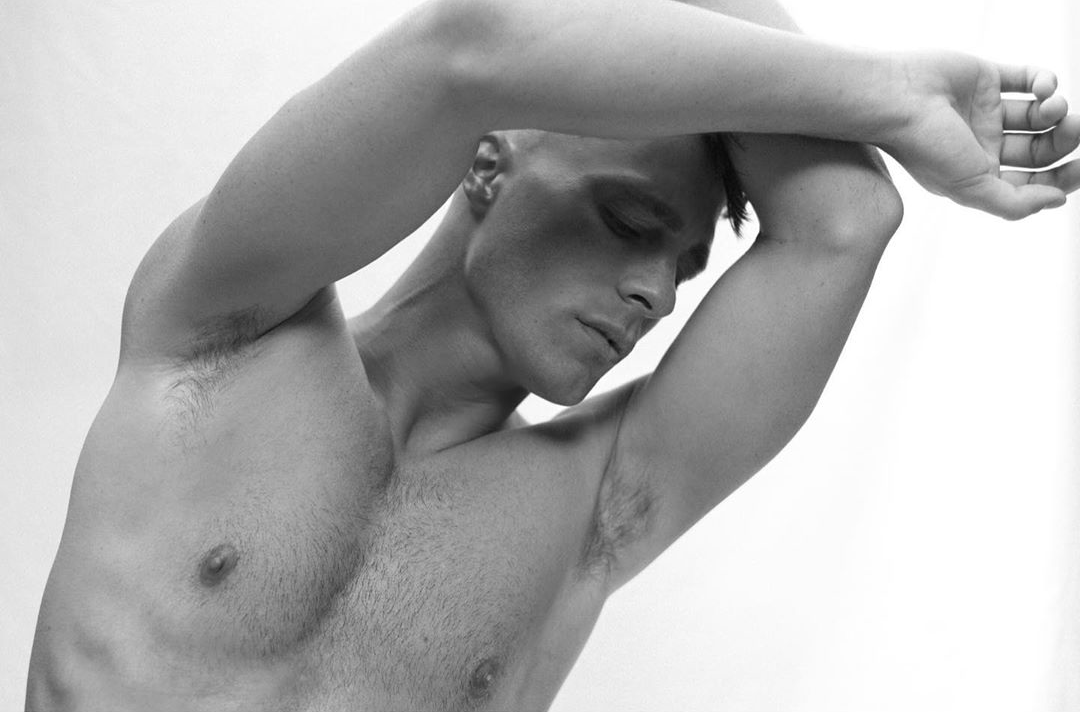 colton+haynes+shirtless+4.png