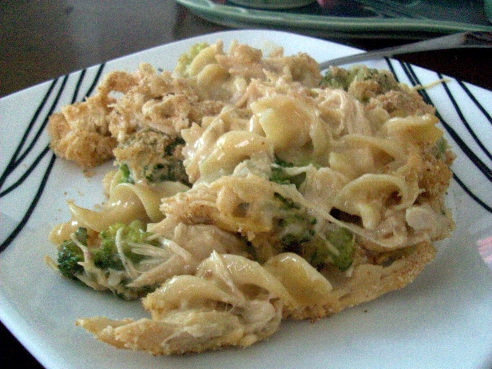 Random Inspirations: Chicken and Broccoli Noodle Casserole