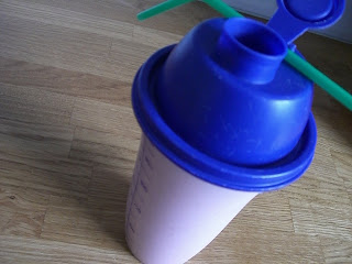 Smoothie%2Bmed%2BHolistic%2Bproteinpulver%2B%25283%2529 - God hallonsmoothie till frukost