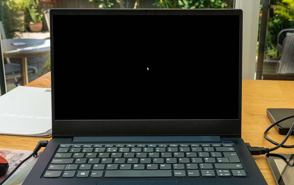 Cara Mengatasi Layar Hitam Pada Laptop Windows 7, 8/8.1, dan 10 - Trik