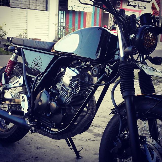 Gambar Motor Moge & Jadul Di Modifikasi Terbaru Dan Hasilnya Keren Gambar Motor Moge & Jadul Di Modifikasi Terbaru Dan Hasilnya Keren